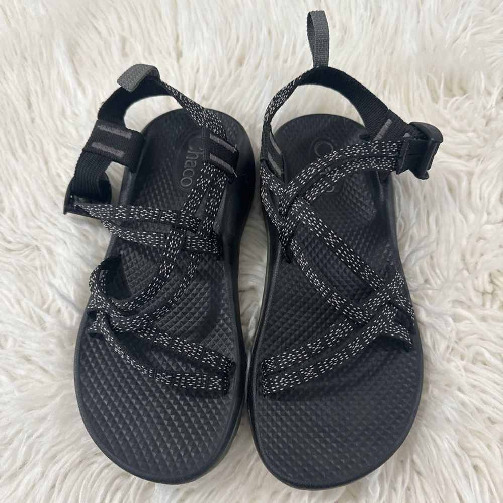 Chaco Kids Black and Gray Sandals Size 4